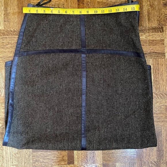 VINTAGE WOOL PENCIL SKIRT by DKNY - Picture 2 of 13